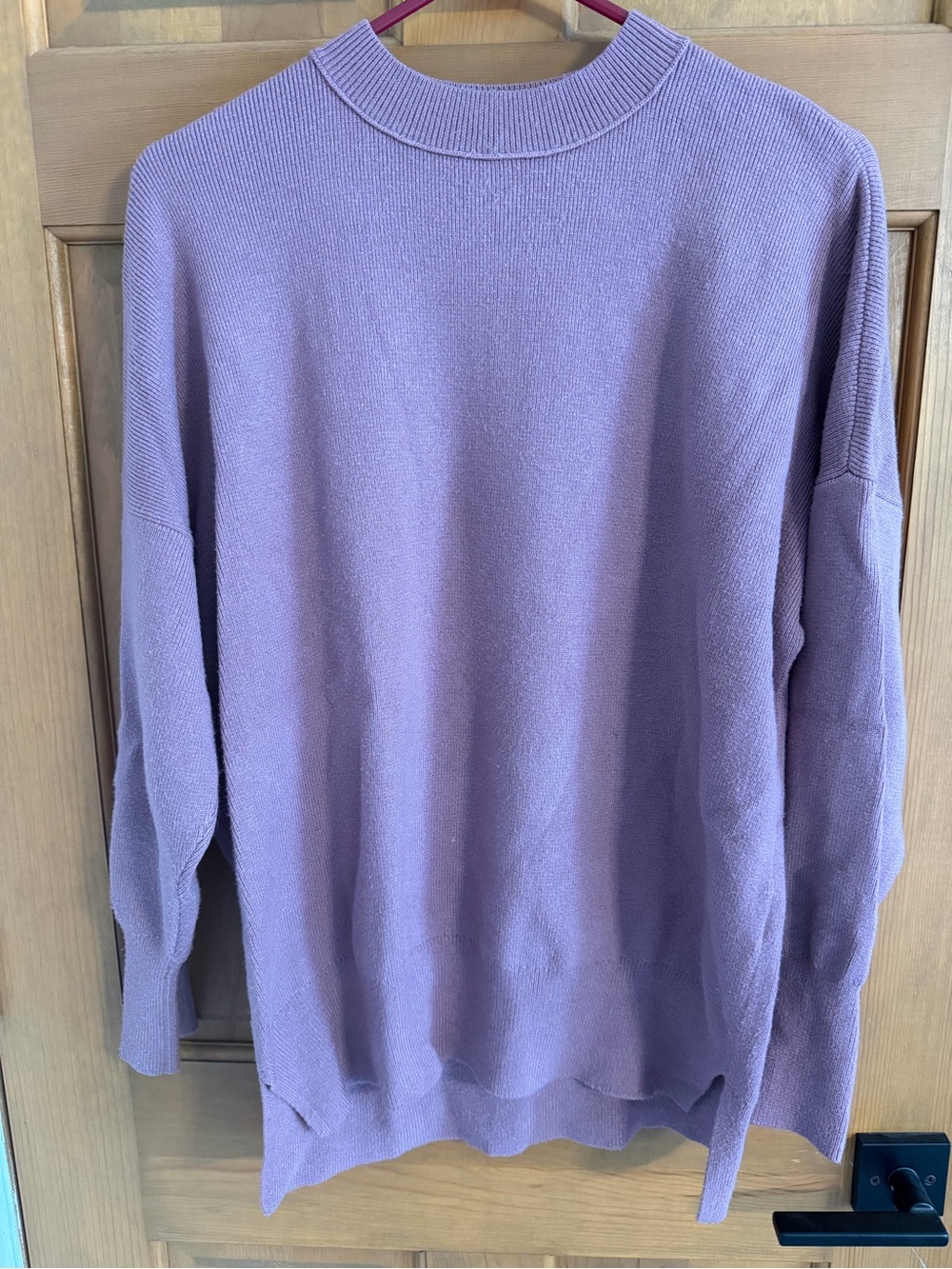 A&F Classic Crewneck Women's Sweater in Mauve